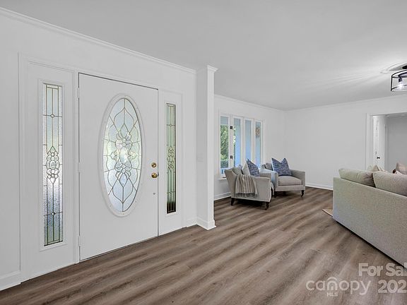 4th image of 842 Ferncliff Dr
