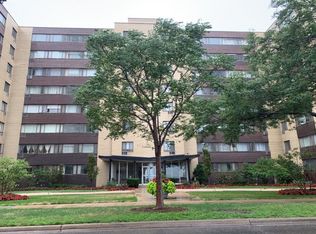 6300 N Sheridan Rd APT 103, Chicago, IL 60660