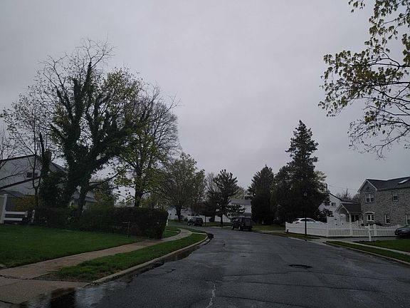 5th image of 23 Cottonwood Ln