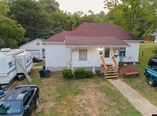 114 S 10th St, Thayer, MO 65791