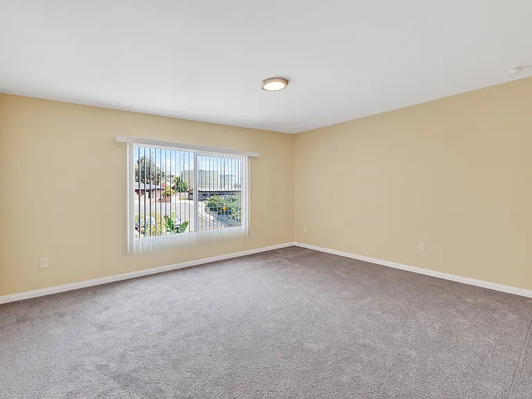 1030 College View Dr #5 — Photo 3