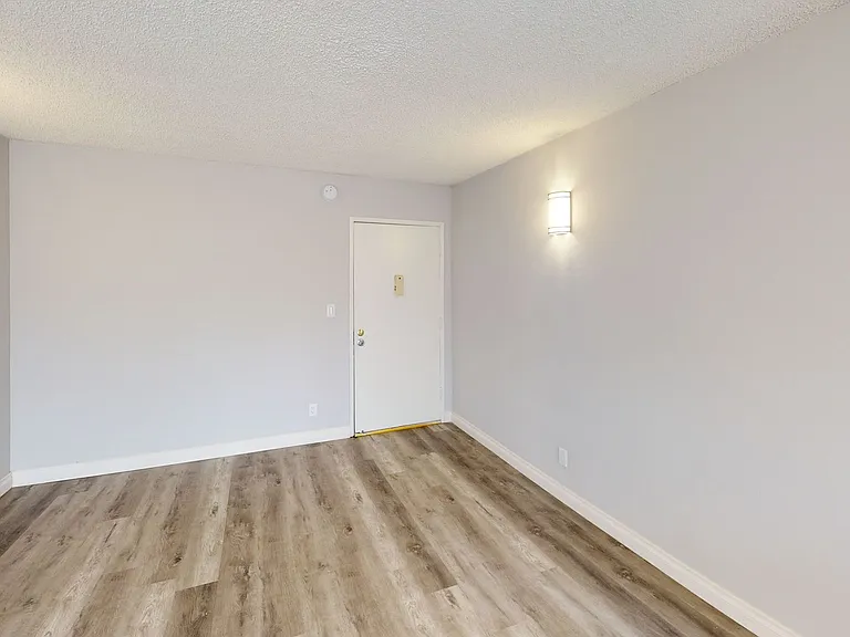 Berryman Apartments — Photo 8
