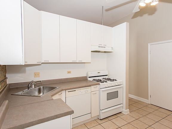 2nd image of 1644 N Marshfield Ave #1R