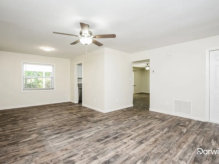 1349 Paradise Ln — Photo 4