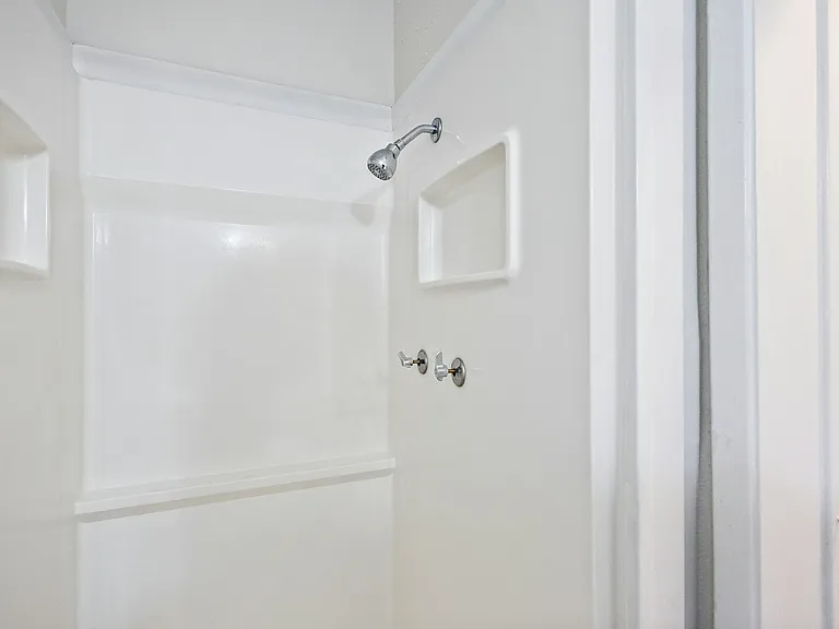 1013 Windrose Dr — Photo 18