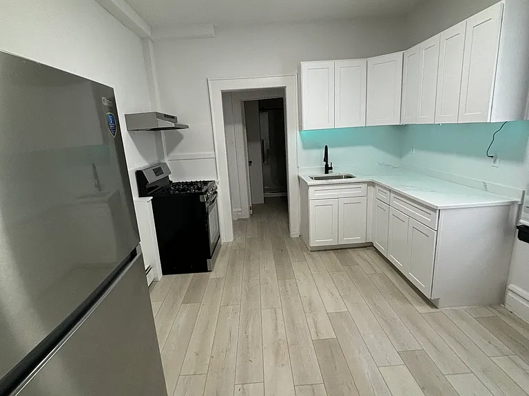 463 21st St #2 — Photo 7