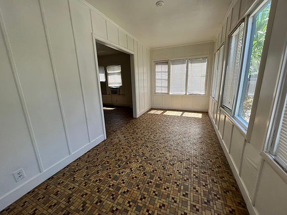 4th image of 158 17th Ave SE APT A
