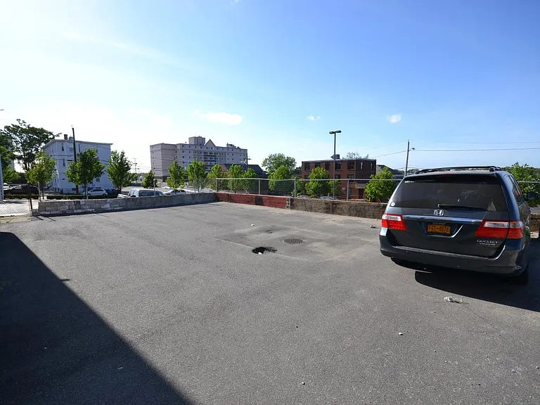 19 Spruce St #1R — Photo 14
