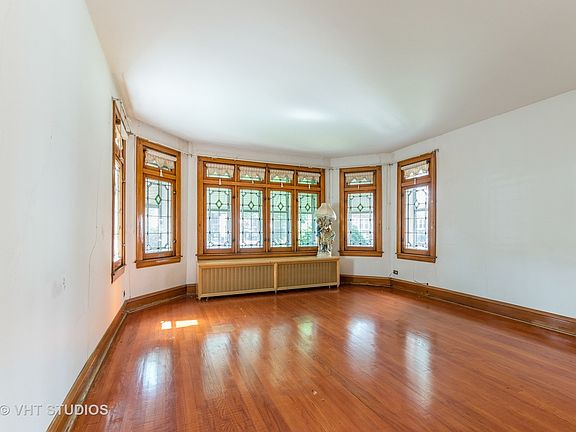 3rd image of 5737 N Fairfield Ave