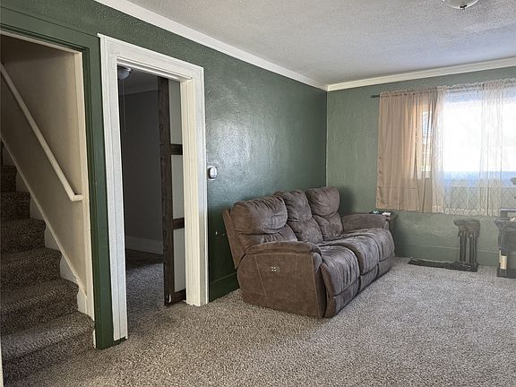 5th image of 819 Division St