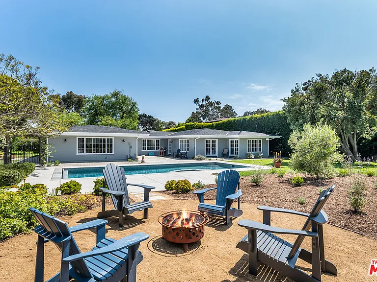 28925 Cliffside Dr — Photo 1