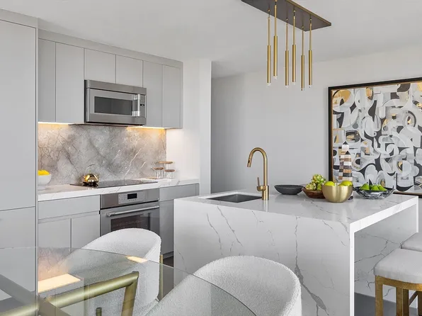 55 Lagrange St #1504, Boston, MA 02116