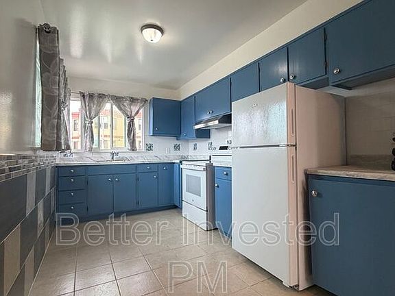 3rd image of 2400 39th Ave APT 5