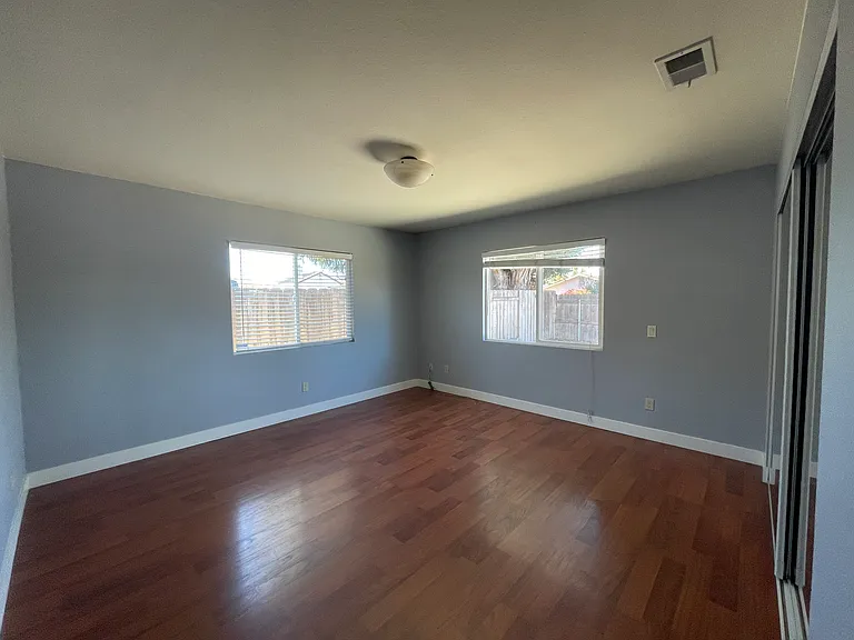 8666 Hillery Dr — Photo 4