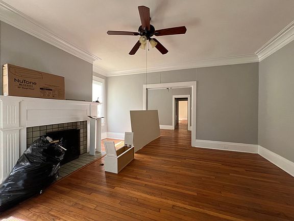 2nd image of 1044 W Mistletoe Ave APT 1