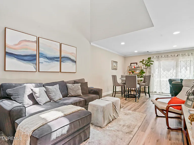 2 Joyce Ct — Photo 10