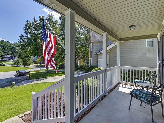 3rd image of 17 Aerie Ct