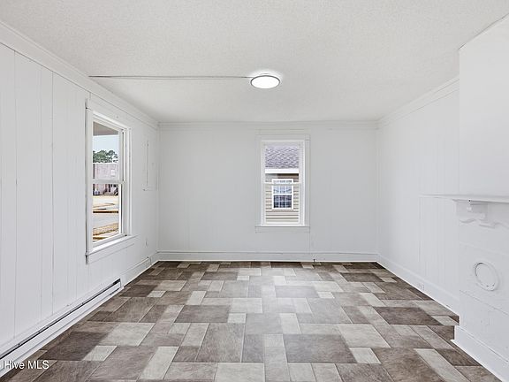 3rd image of 200 Queen Street