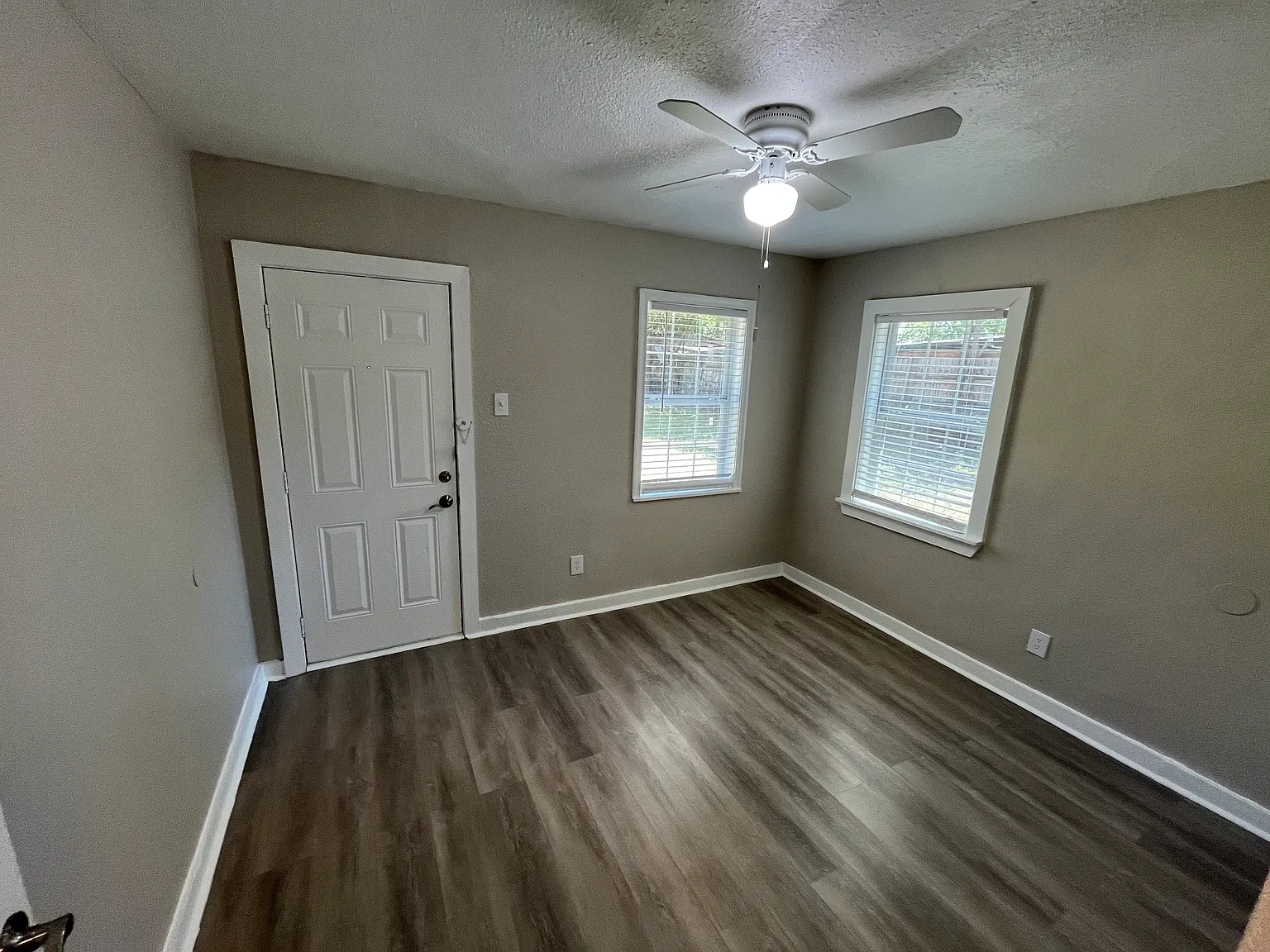 4 bed, 1040 sqft, $1,775 — Photo 4