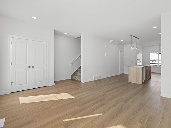4th image of 604 176th Ave NW
