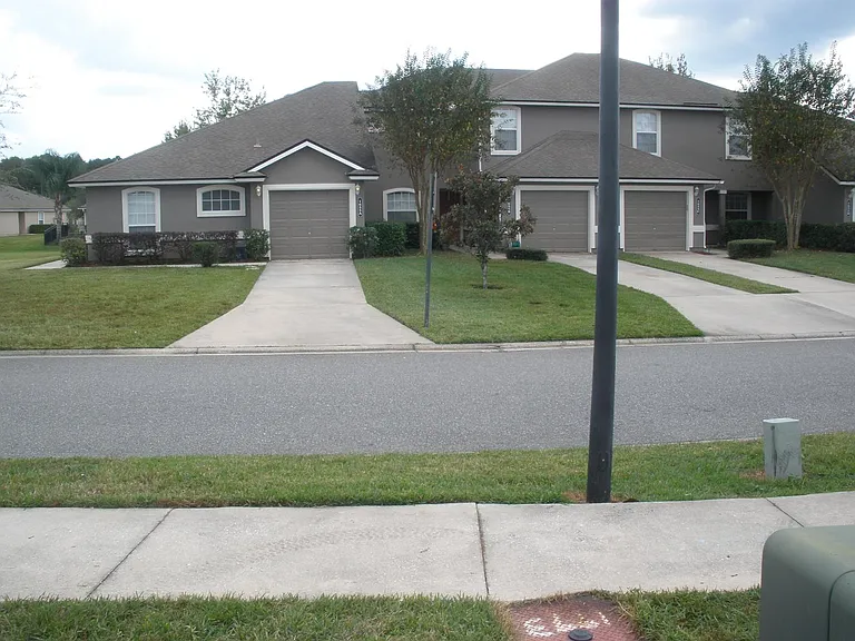 StreetView Across Street