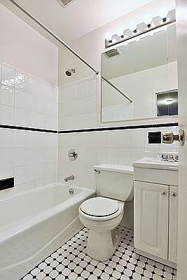 4th image of 306 W 76th St #3B