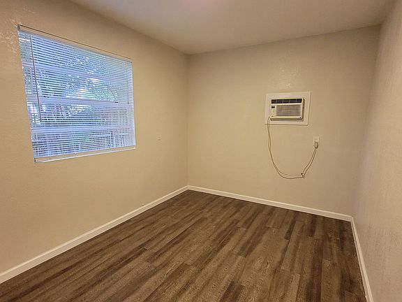 2nd image of 905 East Ave