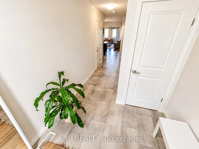 77 Hollybrook Trl — Photo 7