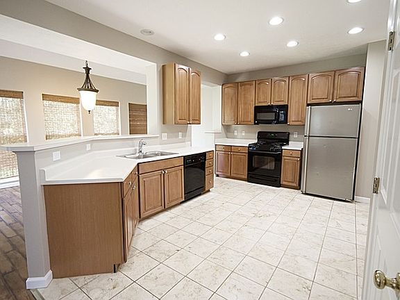 2nd image of 845 Horseshoe Way