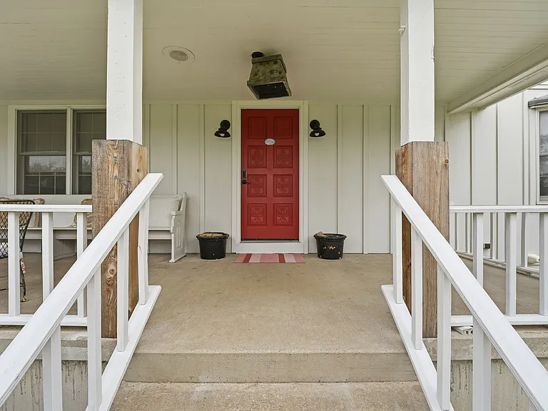 10200 Grandview Rd — Photo 37