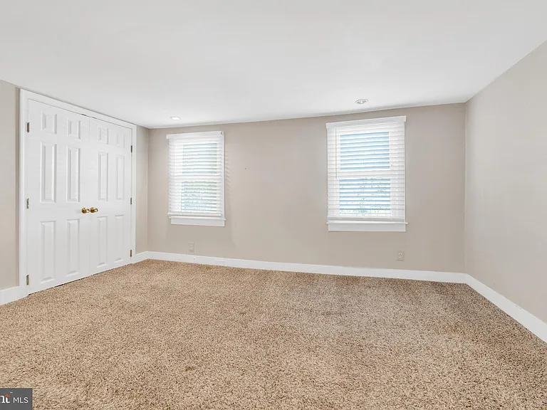 19 Pleasant St — Photo 14