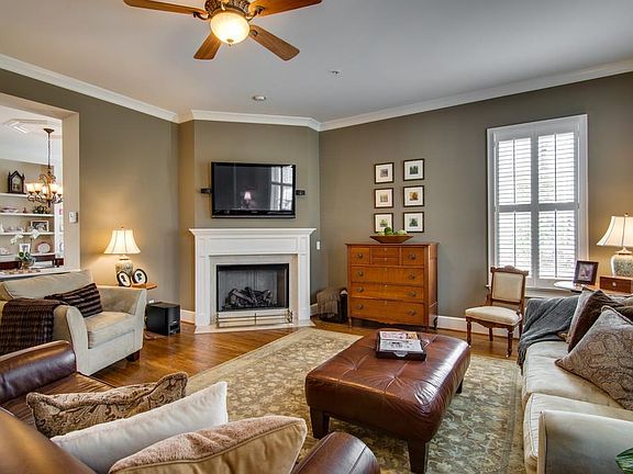 3rd image of 9505 Coronet Ln