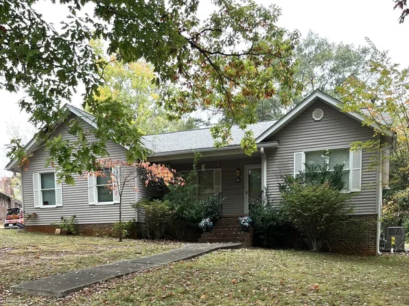 135 Mountain View Cir, Greenville, SC 29609