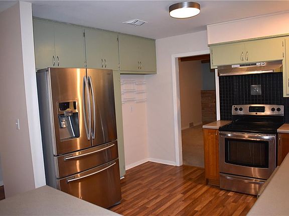 4th image of 707 Normal St