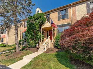 525 Bassett Ln W, Norristown, PA 19403