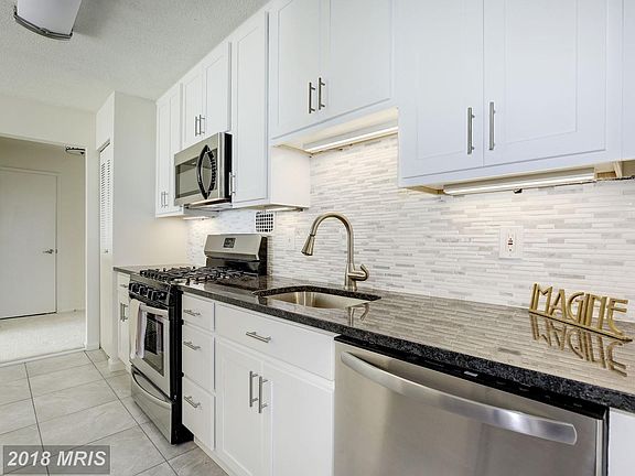 3rd image of 4 Monroe St APT 1202