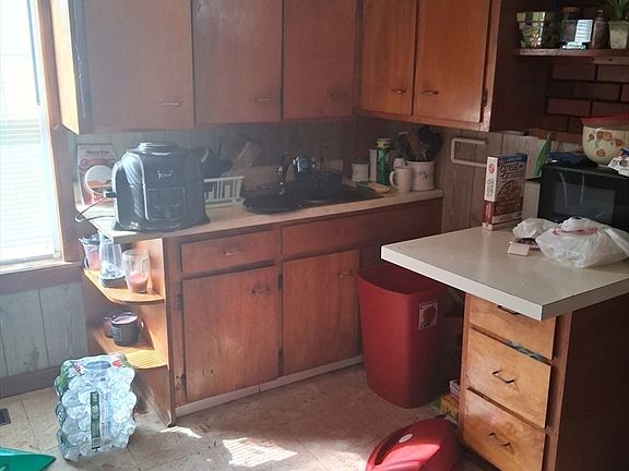 3rd image of 13 Hampden St