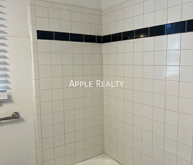 116 E Edgewood Dr #A — Photo 7