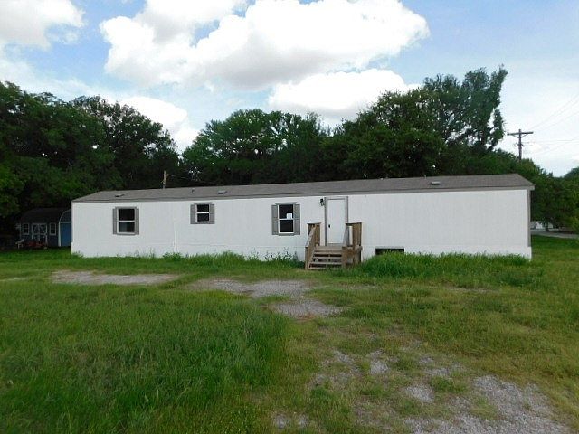1st image of 515 Skylark Dr