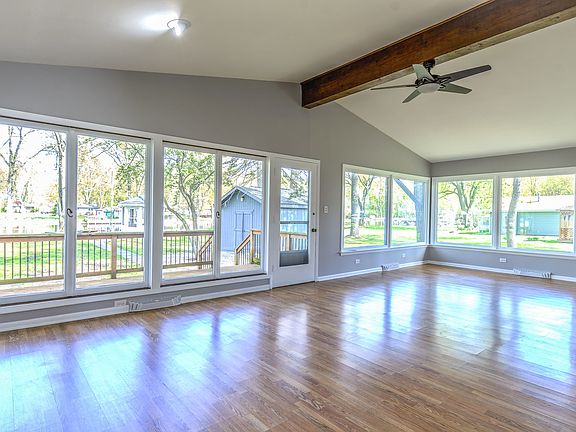 2nd image of 35625 N Sheridan Dr