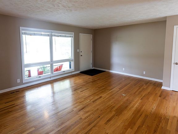 5th image of 7340 Lexington Ave