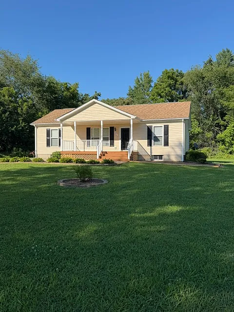 3 bed, 1100 sqft, $1,995 — Photo 2