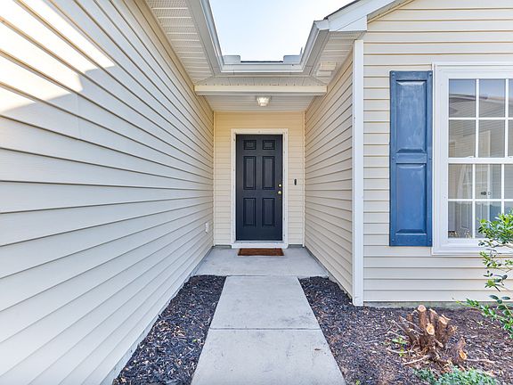 2nd image of 4008 Scarlet Oak Ct