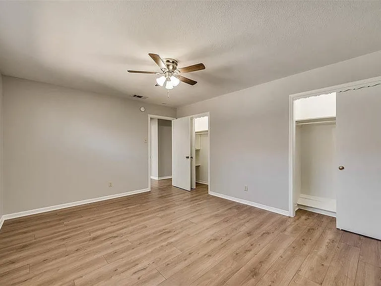 8423 Cadenza Ln — Photo 15
