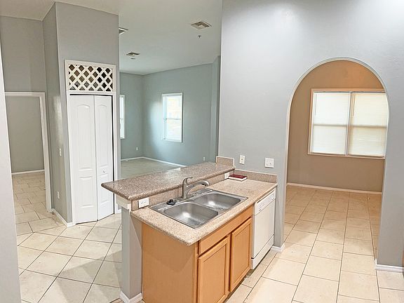 11873CorinneLee102-kitchen2_02242023