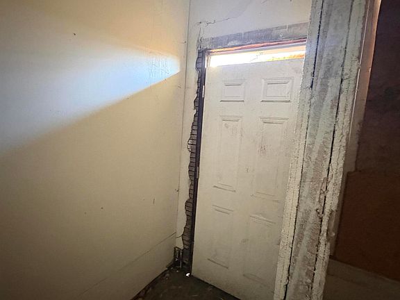 5th image of 3835 Mount Elliott St