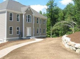 29 Ridgeview Ln, New Boston, NH 03070
