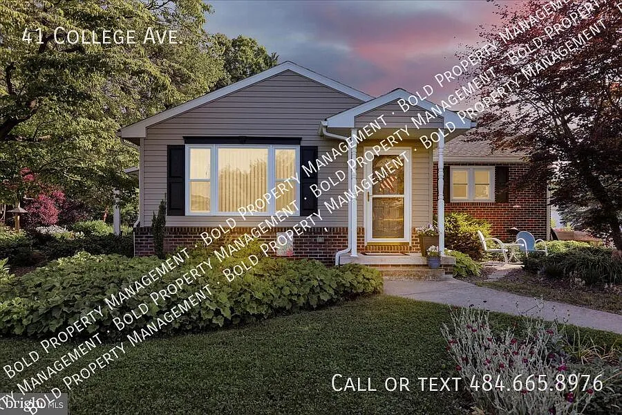 Charming 3-Bed, 2-Bath Home in Wernersville — Photo 2