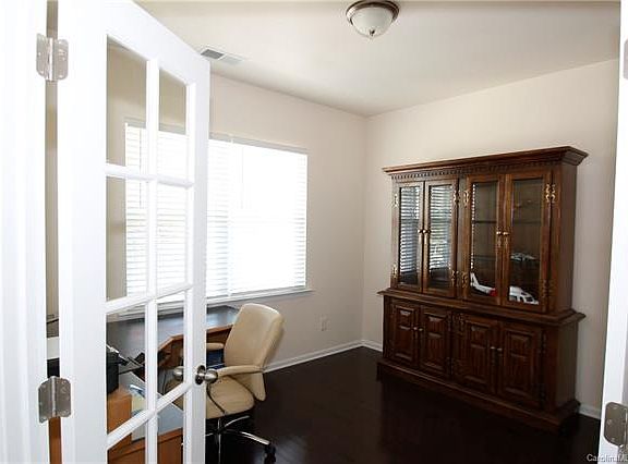 5th image of 5013 Sequoia Dr