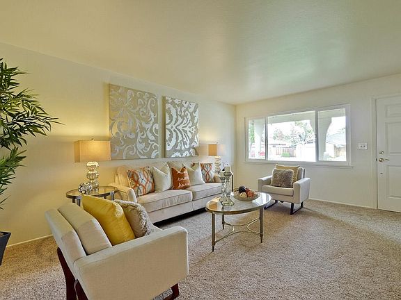 2nd image of 20232 Saratoga Vista Ct